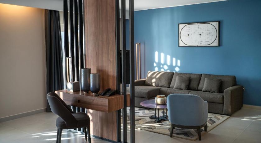 Image of Executive Suite with Balcony Lagoon & Pool ViewView 10