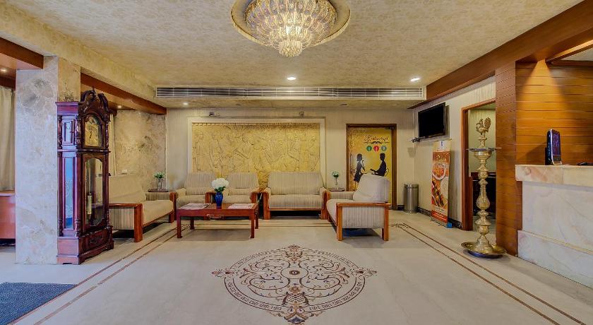 Metro Grand Hotel - image 16