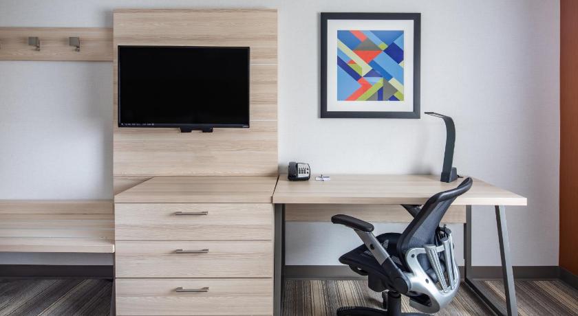 Holiday Inn Express Ontario photo
