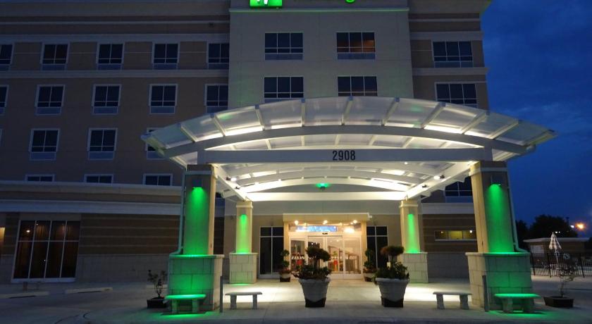Holiday Inn Jonesboro photo