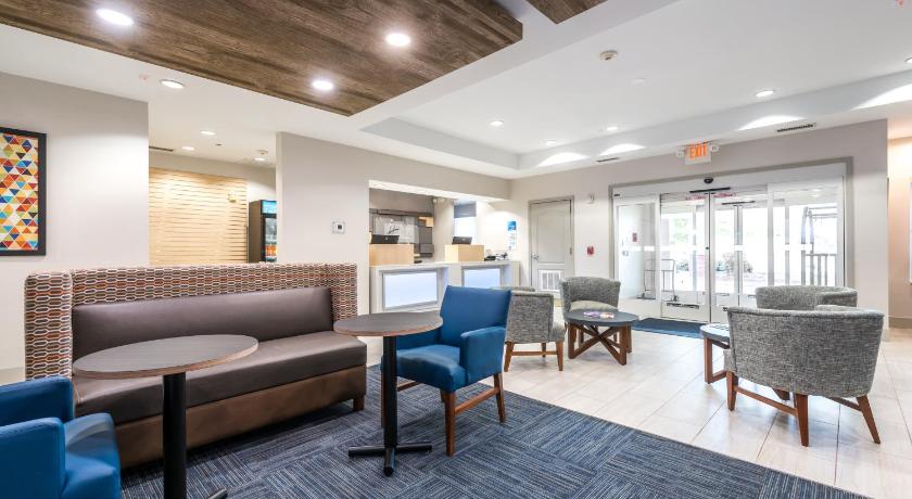 Holiday Inn Express Hotel & Suites Lagrange I-85 photo