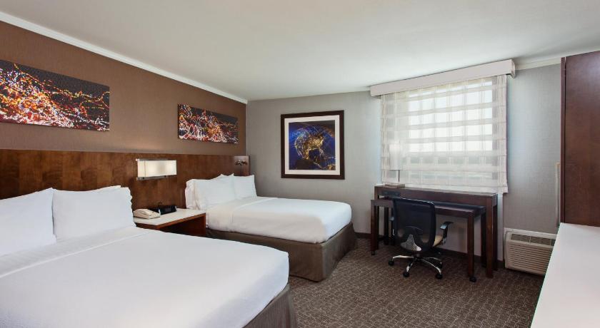 Immagine di 2 Double Beds Standard Communication Accessible 4