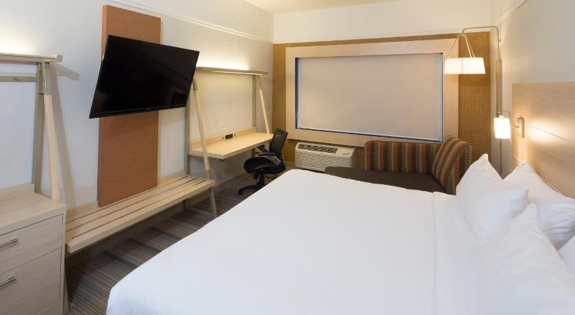 Holiday Inn Express Rochester Hills