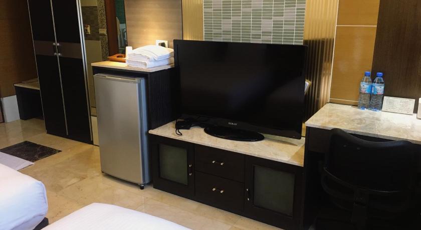 Image of Twin Room with 2 Single Beds 5
