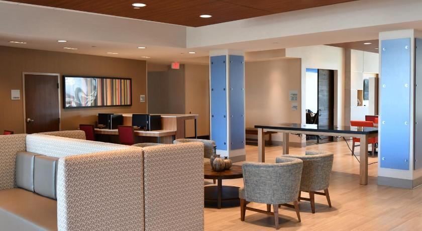 Holiday Inn Express and Suites Romeoville Joliet North