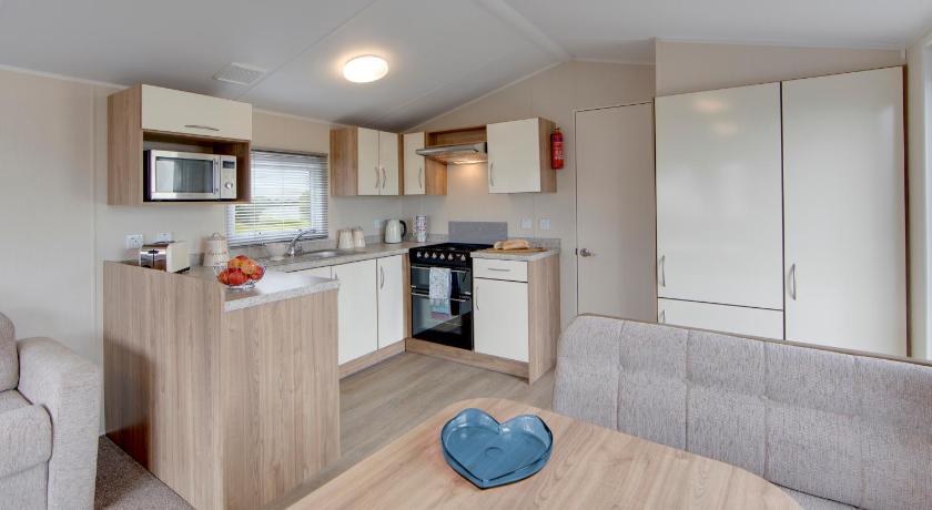 Image of Caravan 1