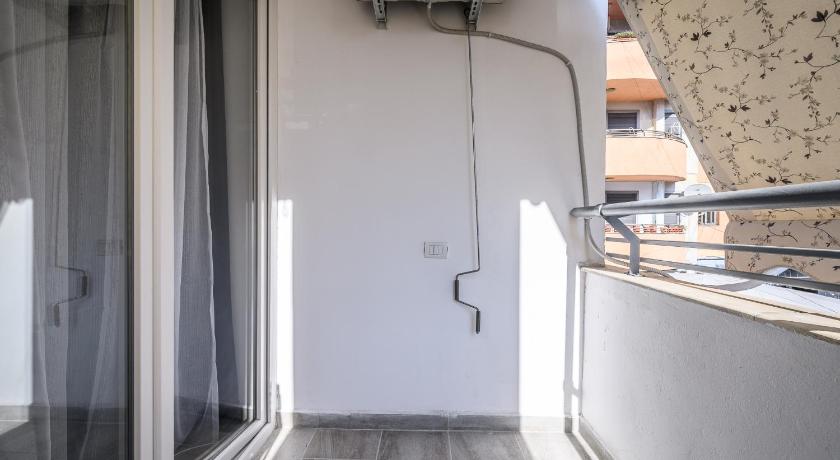 Miku Apartment-Modernly Designed Downtown Tirana photo