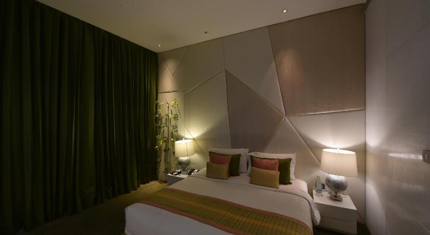 Vivanta by Taj Dwarka New Delhi Hotel