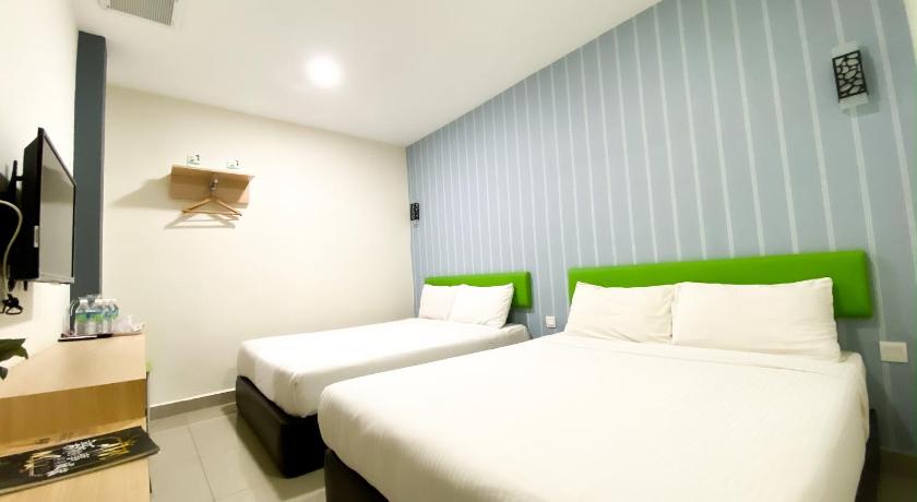 Image of Family Room 0