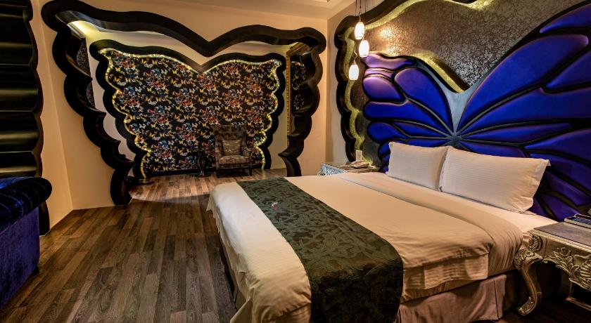 Image of Deluxe Double Room (Check-in after 21:00) 4