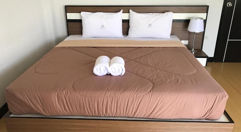 Chom Thong Smile Place 2-Star Hotel lobby