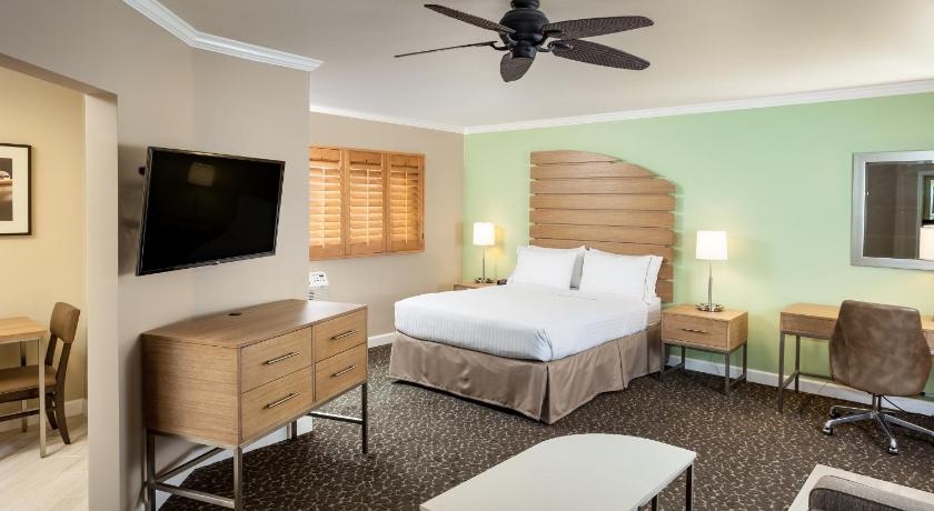 Holiday Inn Express and Suites La Jolla - Windansea Beach