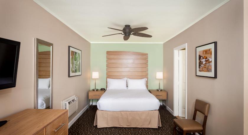 Holiday Inn Express and Suites La Jolla - Windansea Beach