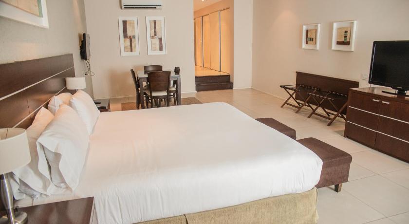 Image of Standard King Room 3