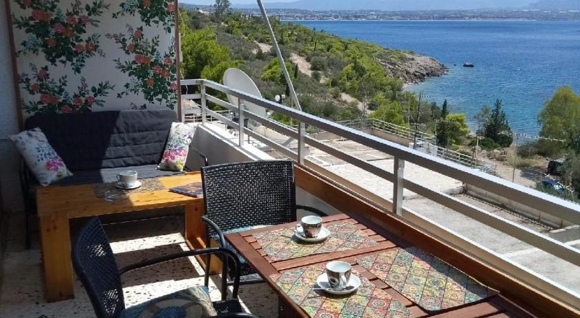 Atlas Apartment with Private Beach and SeaView — Hotel in Oasis (Loutraki-Perachora)