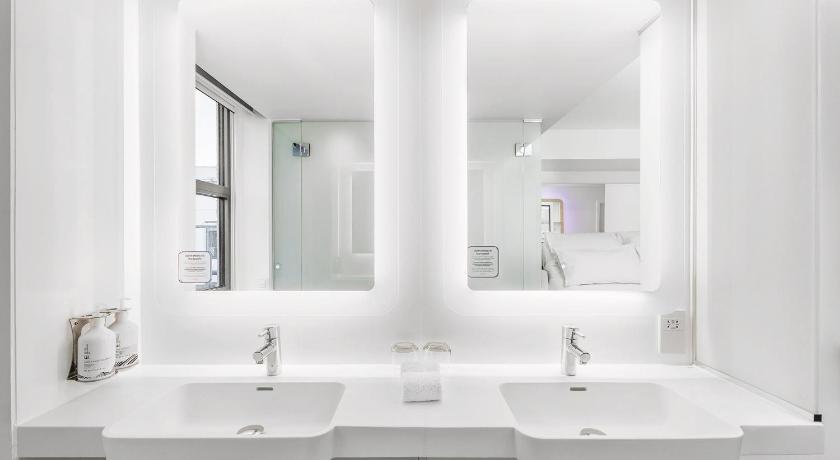 Image of VIP King Suite View 2