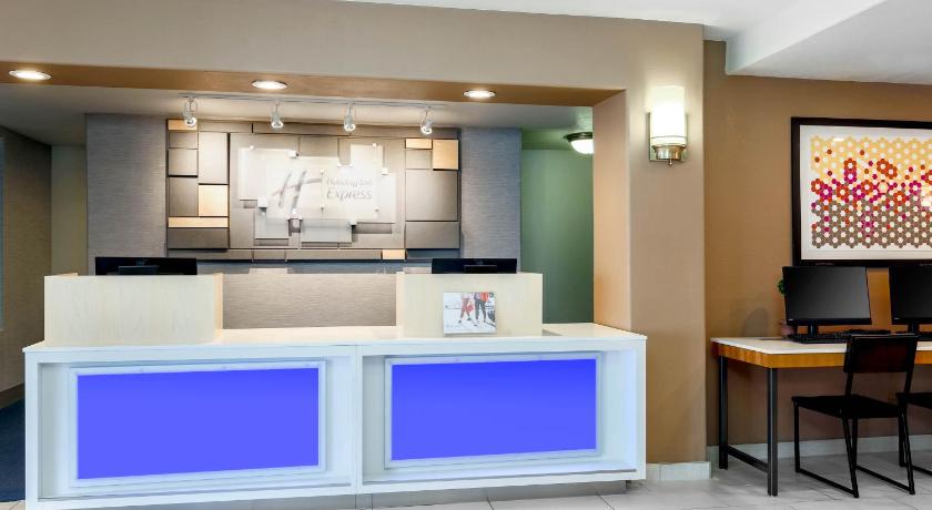 Holiday Inn Express Lancaster photo