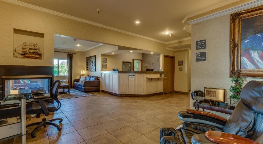 Best Western Lakewinds photo