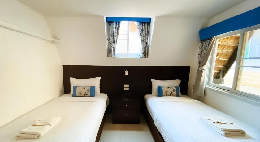 Image of Family 3 Rooms 15