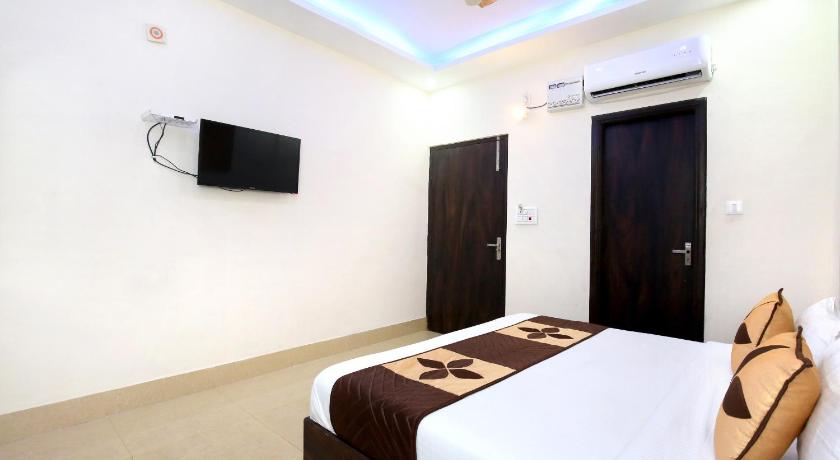 OYO 9593 Hotel J S Regency