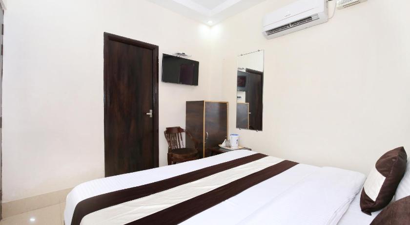 OYO 9593 Hotel J S Regency