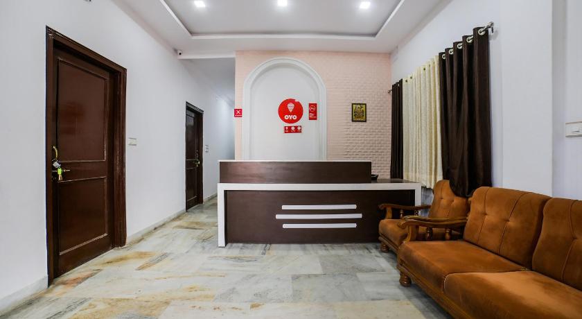 OYO 9971 Hotel Royal T