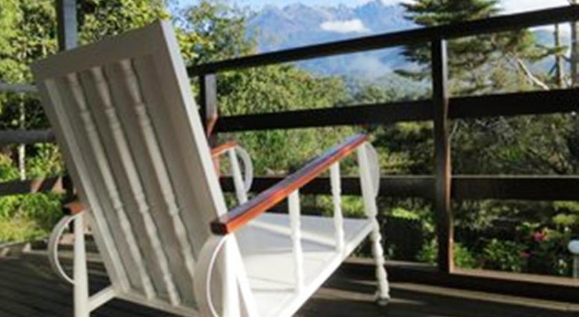 キナバル国立公園 Mile 36 Lodge 2つ星 ホテル 外観