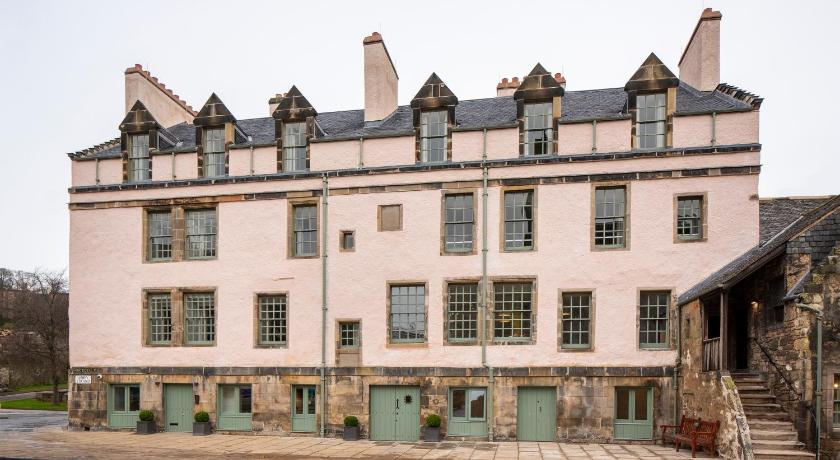 Cheval Abbey Strand Apartments at Holyrood photo