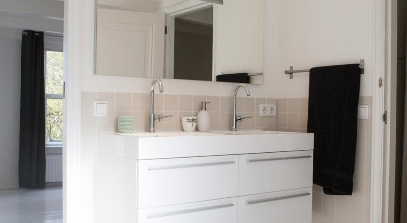 Mokum Suites photo