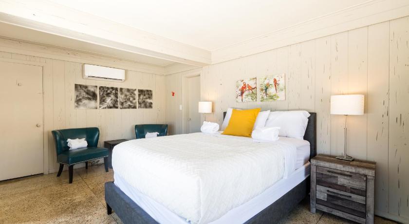 Waikiki Village Retro Motel by Oceana Resorts