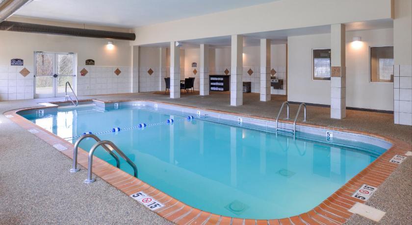 Holiday Inn Poplar Bluff photo