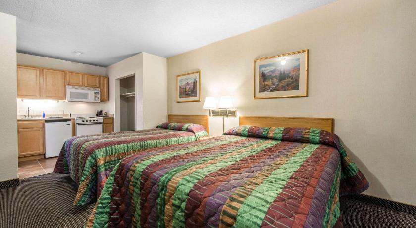 Rodeway Inn & Suites