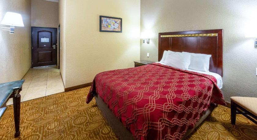 Econo Lodge Inn & Suites Fallbrook Downtown