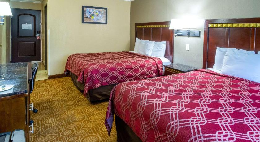 Econo Lodge Inn & Suites Fallbrook Downtown