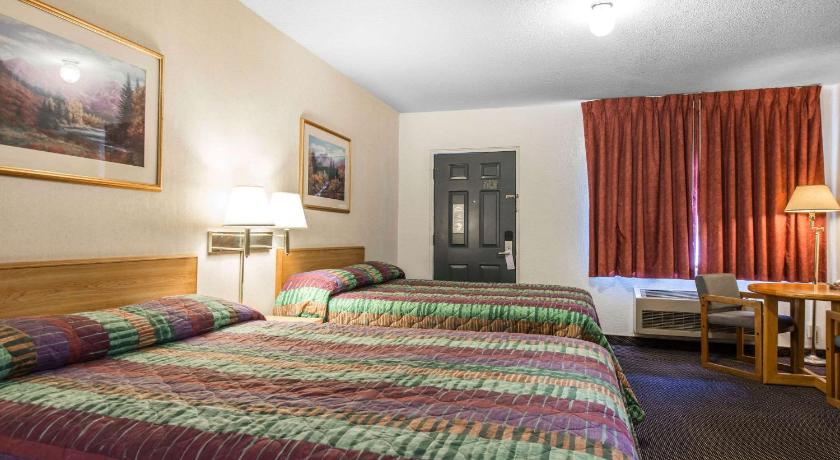 Rodeway Inn & Suites