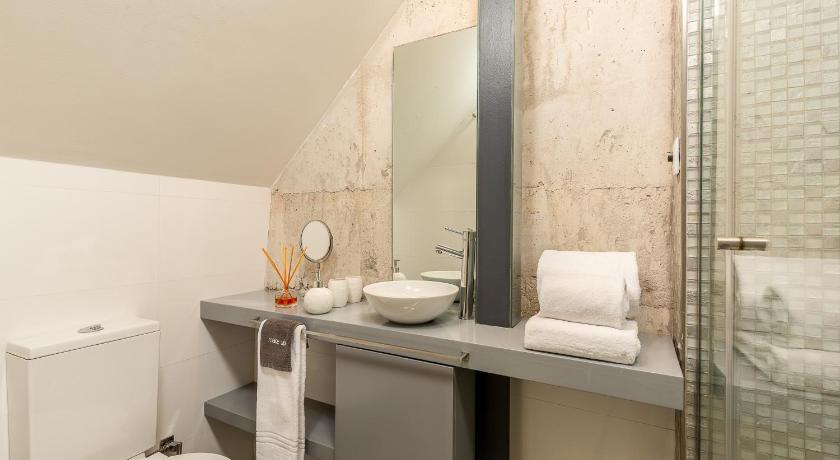 Image of One-Bedroom Apartment - Ground Floor  ( No View ) 7