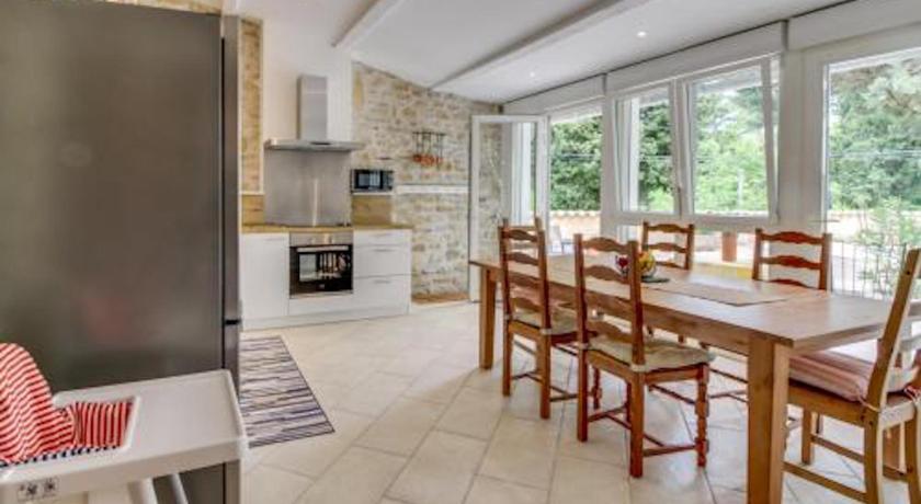 乌希 Provence Dream Chalet 5星级 单人房 餐厅