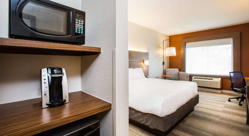 Holiday Inn Express Hotel & Suites Bellevue-Omaha Area