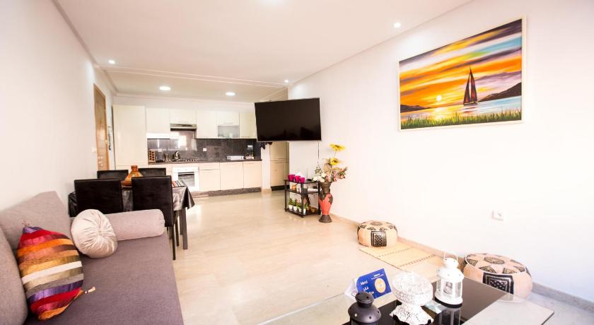 Luxury Beach Apartment - Romantic Weekend Getaway