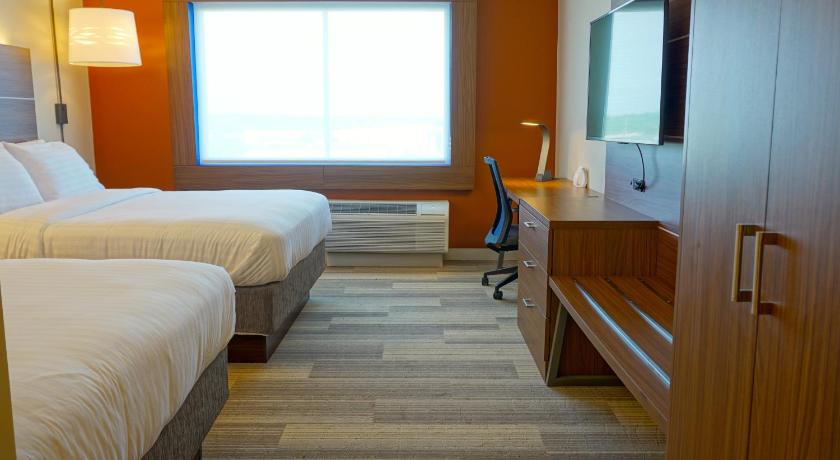 Holiday Inn Express & Suites Omaha - Millard Area