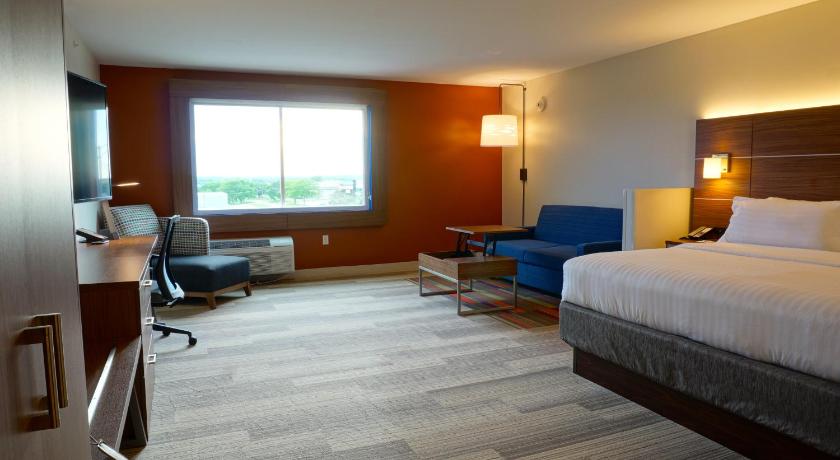 Holiday Inn Express & Suites Omaha - Millard Area