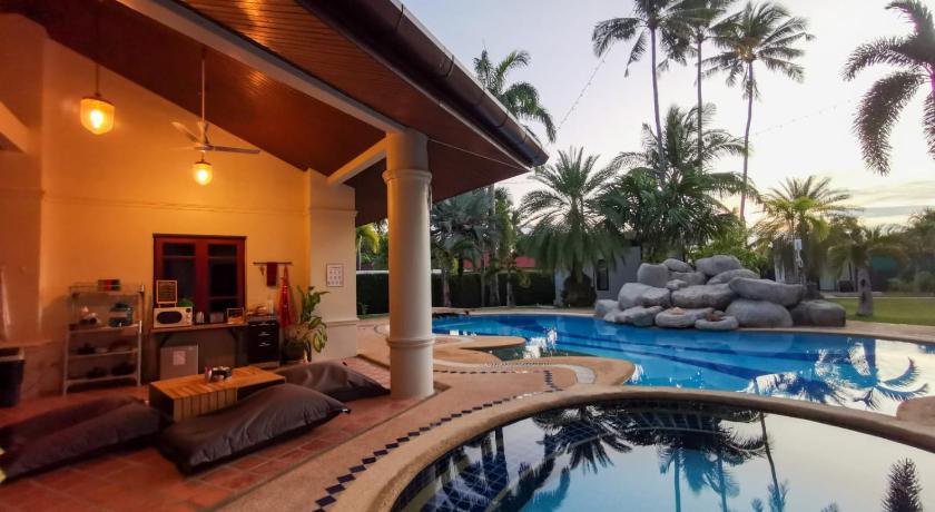 Coconut Wells Phuket photo