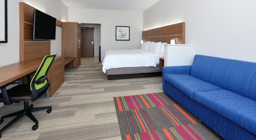 Holiday Inn Express & Suites Dallas NW HWY - Love Field