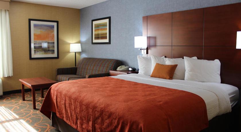 Best Western Plus Fresno Airport Hotel