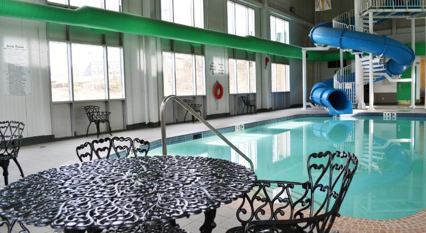Holiday Inn Hinton photo