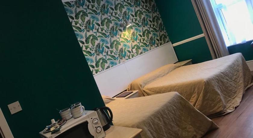 Avis Hotel photo