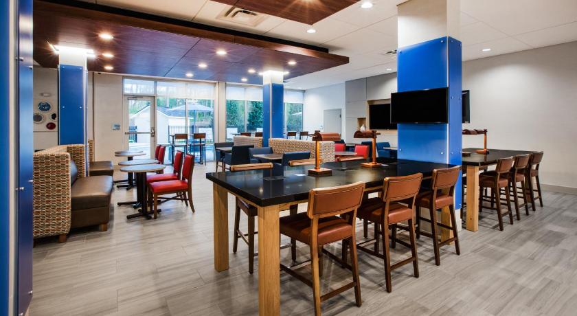 Holiday Inn Express & Suites Atlanta N - Woodstock photo
