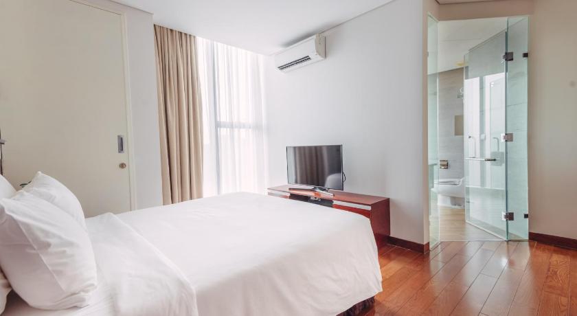 Image of Executive 1-Bedroom 8