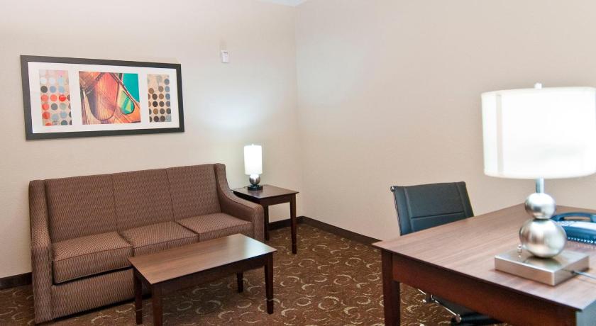 Holiday Inn Express & Suites San Antonio SE by AT&T Center