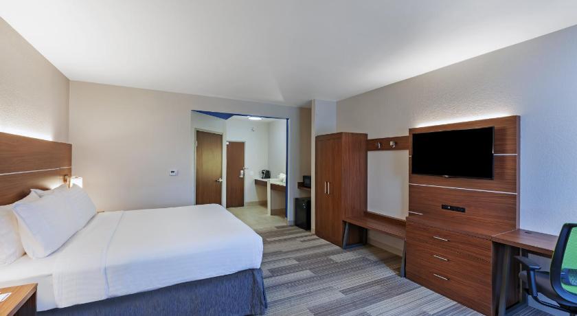 Holiday Inn Express Hotel & Suites Dallas Lewisville